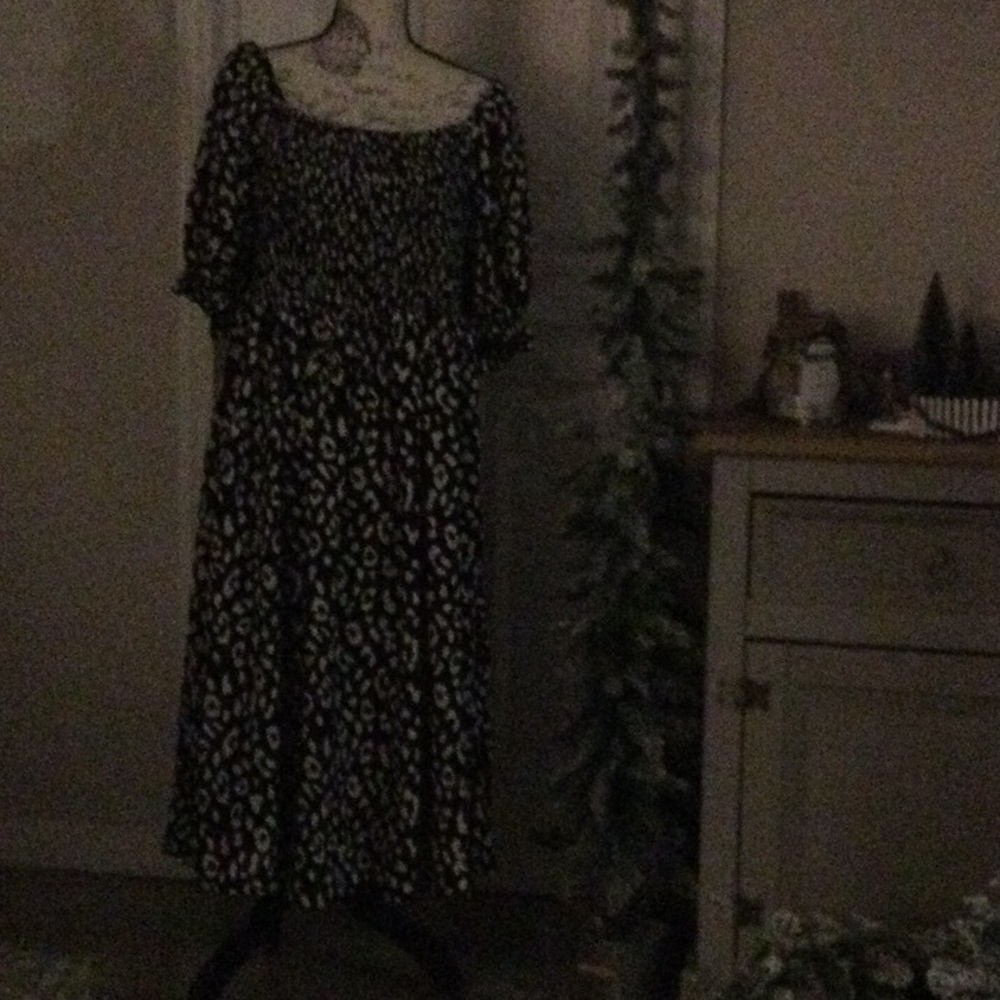 B&W printed Spring Dress - Picture 3 of 3